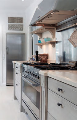 FEATURES_KitchenCabinets4